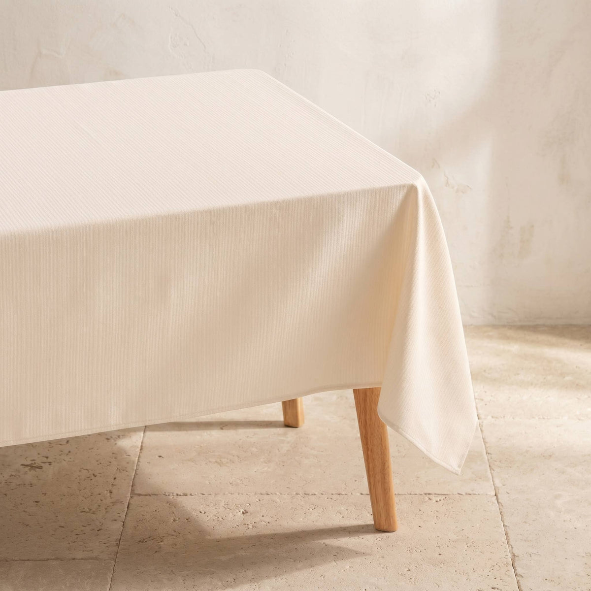 Anelo Jacquard Woven Stain Resistant Tablecloth