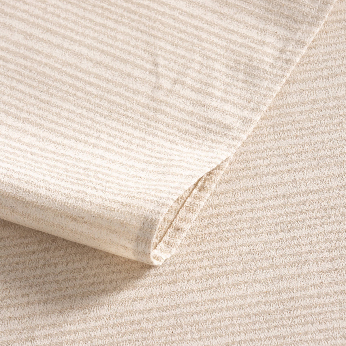 Anelo Jacquard Woven Stain Resistant Tablecloth